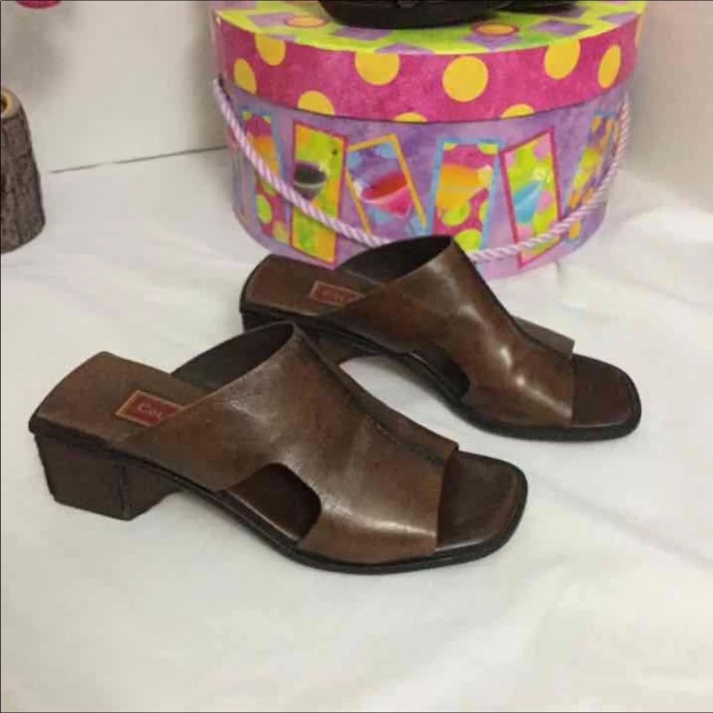 Cole HAAN Brown Slip on SZ 5 B